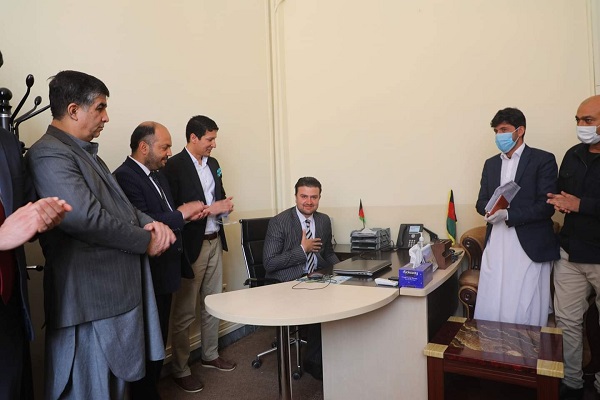 په اداره کی بدلون یو اصل دی
