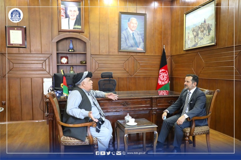 د صرافانو د یووالي شورا د رهبرۍ له غړو سره د افغانستان بانک د سرپرست لیدنه