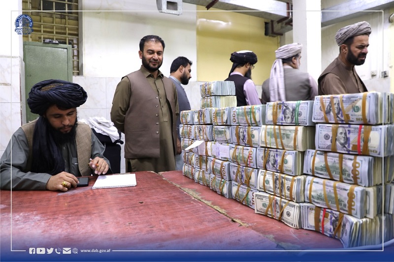 پول بدست آمده نقد از برخی افراد اداره فاسد قبلی به حساب ویژه وزارت مالیه واریز شد