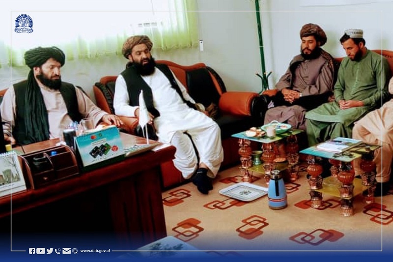 د افغانستان بانک لومړی مرستیال په سوېل لوېدیځ زون کې د ولایتي سفرونو په لړ کې ارزګان ولایت ته ولاړ
