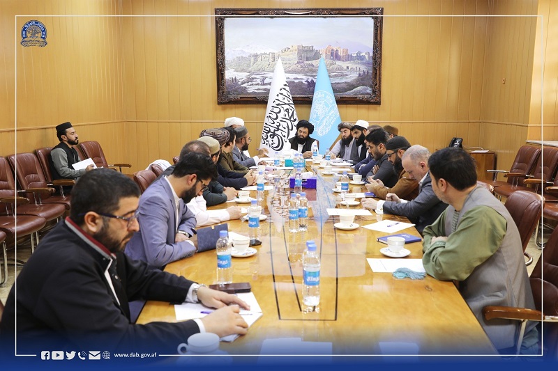 هیئت رهبری د افغانستان بانک طی نشستی با نمایندگان بانکهای خصوصی، دیدار نمود