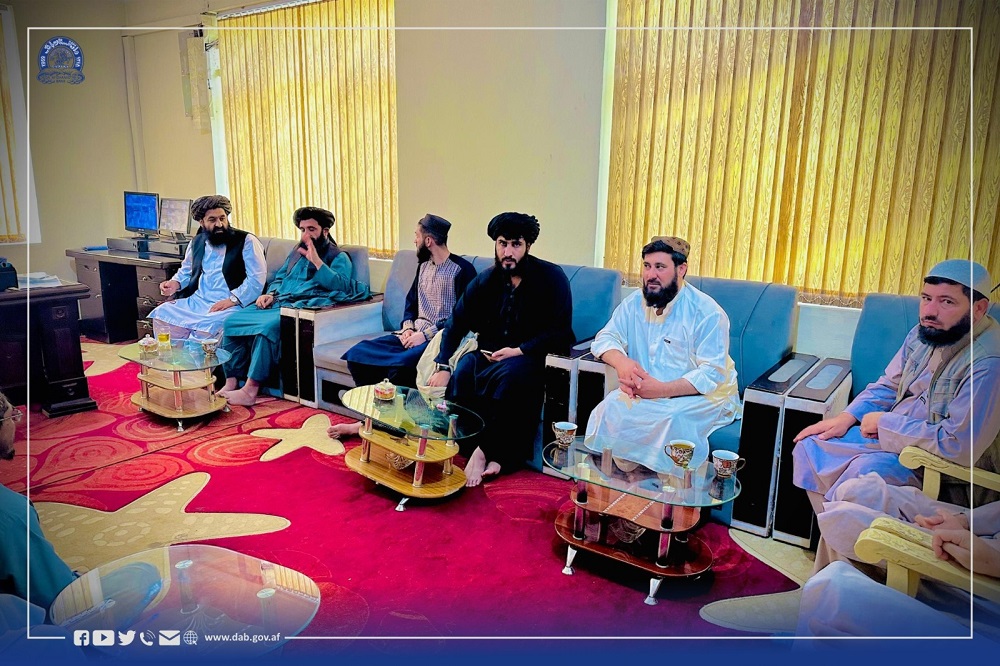رییس کُل د افغانستان بانک از نمایندگی بادغیس بازدید کرد