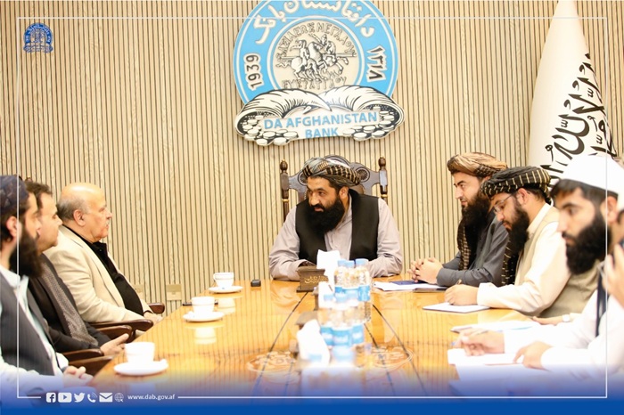 دیدار هیئت رهبری د افغانستان بانک با بنیانگذار بنیاد عزیزی